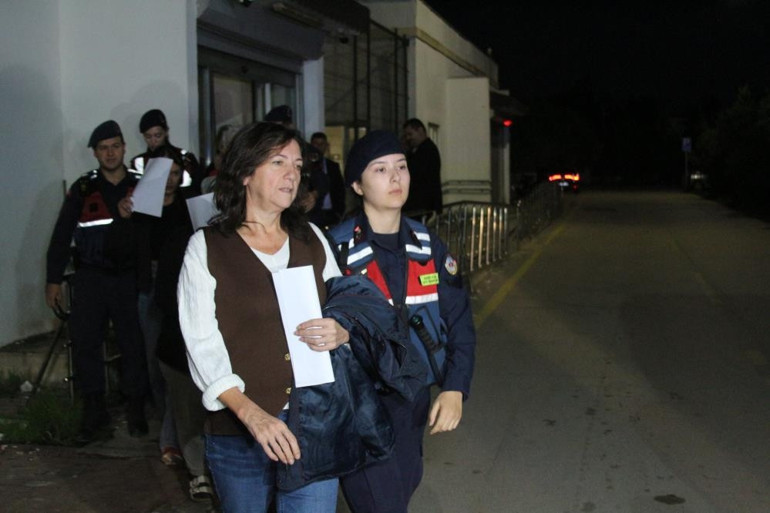Çukurova Belediyesine operasyon: Emrah Kozay, Soner Çetin ve diğer şüpheliler adliyeye sevk edildi