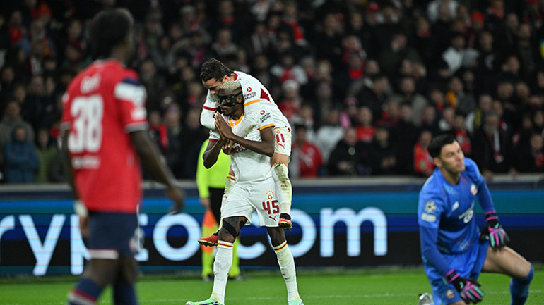 Lille zaferi sonrasında Galatasaraya övgü yağdırdılar: Fenerbahçe derbisi öncesinde kötü oyun eleştirilerinin önüne geçti , Cesaretinin ödülünü Fransa’dan çok önemli bir galibiyet çıkararak aldı