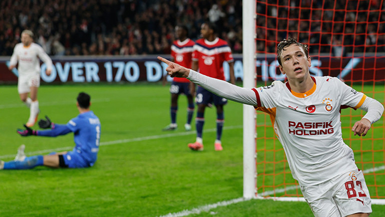 Lille zaferi sonrasında Galatasaraya övgü yağdırdılar: Fenerbahçe derbisi öncesinde kötü oyun eleştirilerinin önüne geçti , Cesaretinin ödülünü Fransa’dan çok önemli bir galibiyet çıkararak aldı