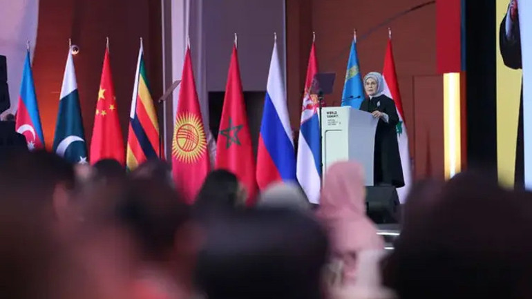 Emine Erdoğan ve Esra Albayrak’tan Özbekistan’da önemli temaslar… ‘Savaş bölgesindeki çocukların sesiyiz