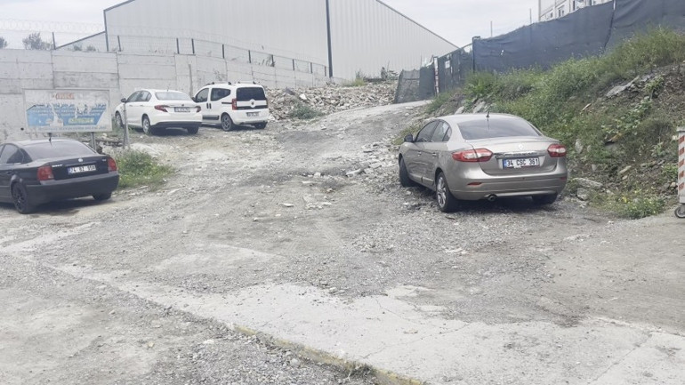 17nci kattan boş araziye uzanan hesaplaşma: Rezidans saldırganı otomobilde ölü bulundu