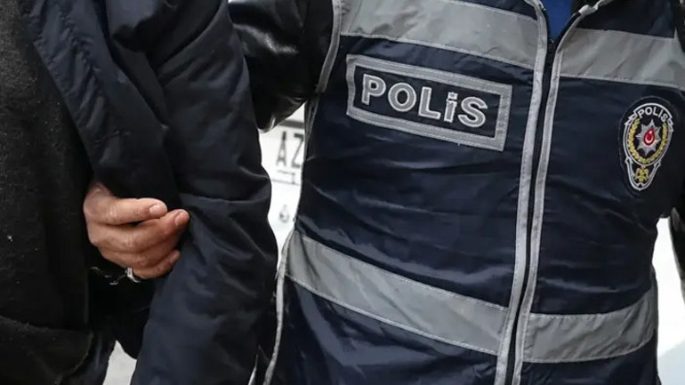 Hasarlı araçlarla kurulan milyonluk tezgah: 7 ildeki sahte kaza operasyonunda 79 kişi adliyeye çıkarıldı