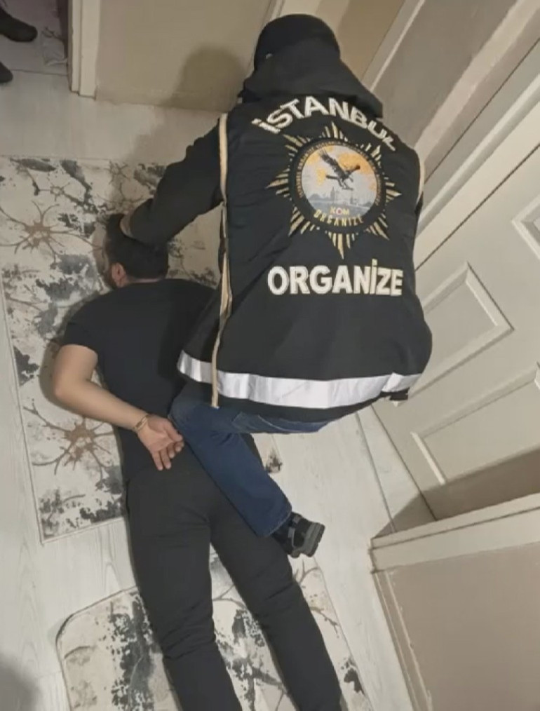 İstanbulda esnafın kabusu olmuşlardı Eş zamanlı operasyonlarla yakalandılar