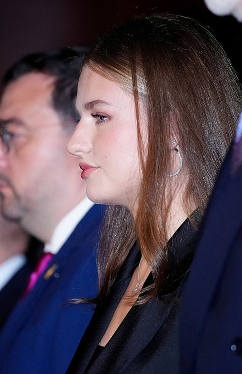 Beline kuşağını sardı... Annesi de hazinenin anahtarını ona vermiş