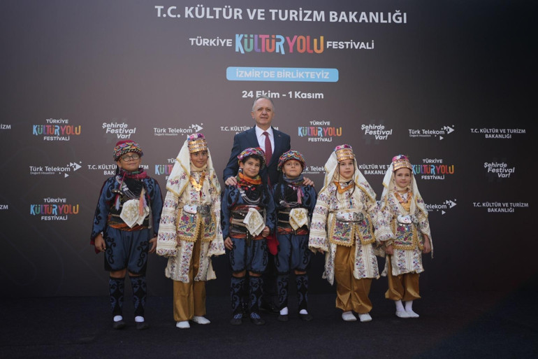 Ege’nin incisi İzmir dokuz gün boyunca sanatseverleri ağırlayacak