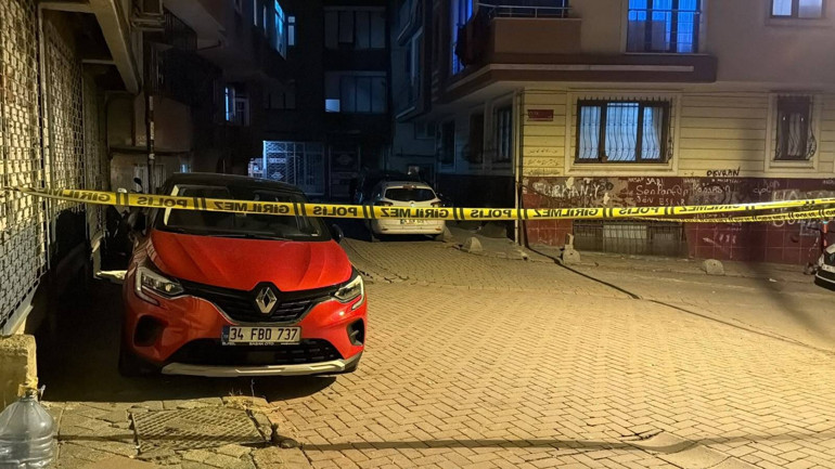 İstanbul’da gece yarısı silahlı çatışma: Mermiler binalara ve iş yerine isabet etti