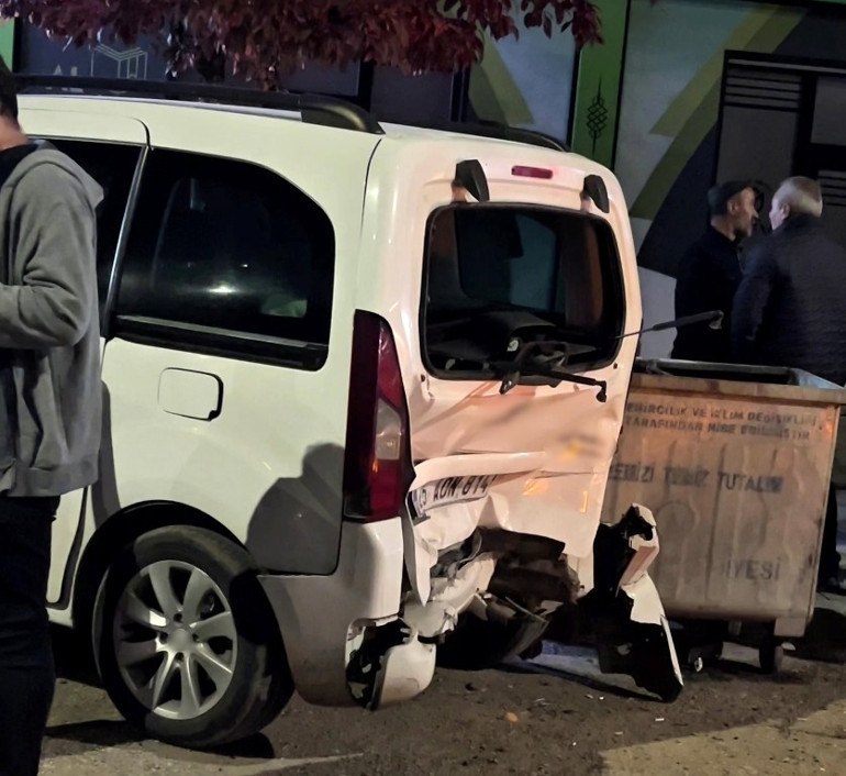 Otomobildeki arıza zincirleme kazaya yol açtı