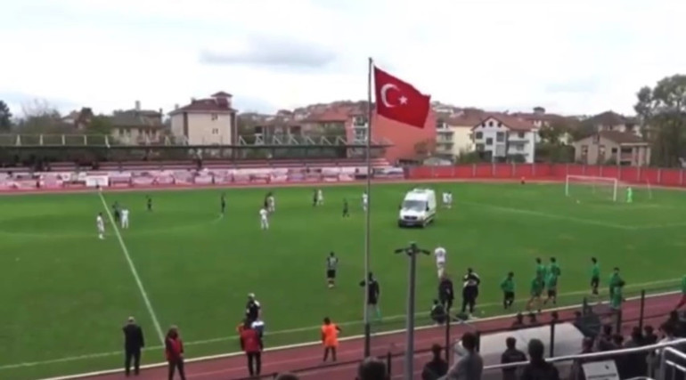Maçın 90ıncı dakikasında yere yığılmıştı: Kalp krizi geçiren futbolcuya anjiyo yapıldı