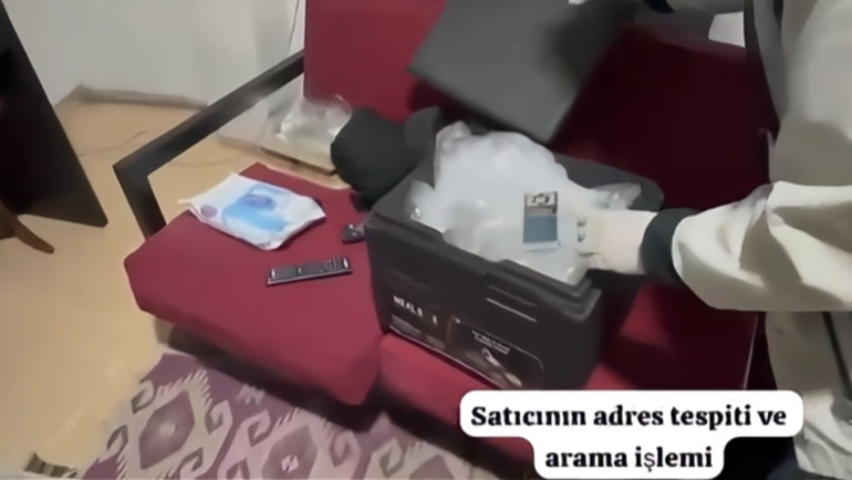 Taksimde uyuşturucu satarken suçüstü yakalandı: Cep telefonundaki su faturası zulayı ele verdi
