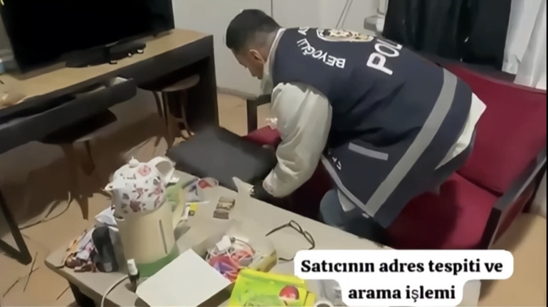 Taksimde uyuşturucu satarken suçüstü yakalandı: Cep telefonundaki su faturası zulayı ele verdi