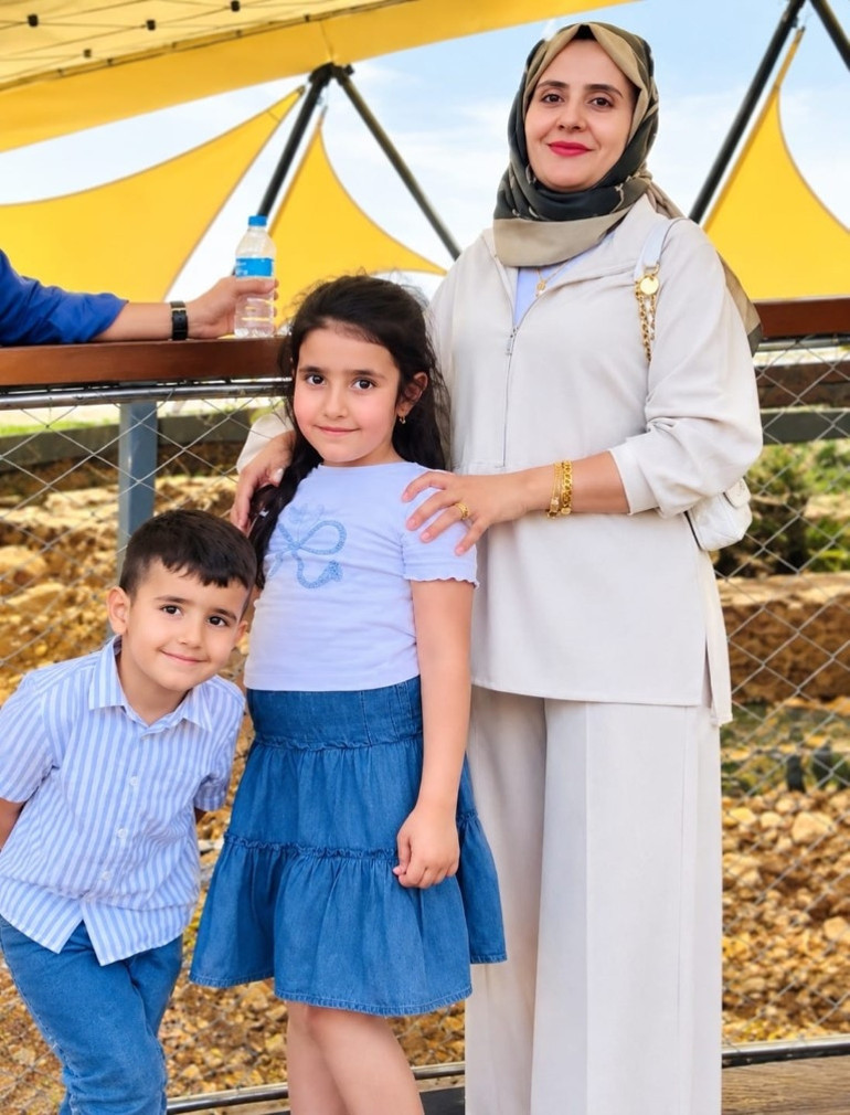 4ü çocuk 6 kişi yan yana toprağa verildi Cenazede yürek yakan anlar: Aileleri gözyaşlarına boğuldu