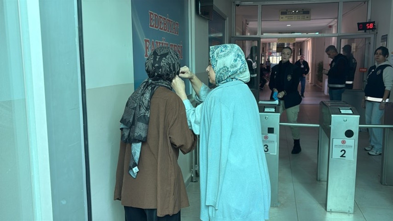 Avcılarda memur adaylarına isim şoku Yan yana olunca işin içinden çıkamadılar | Sivasta 1 dakika kala sürpriz: Üzerinde unutup geldi, görevliler yardım etti