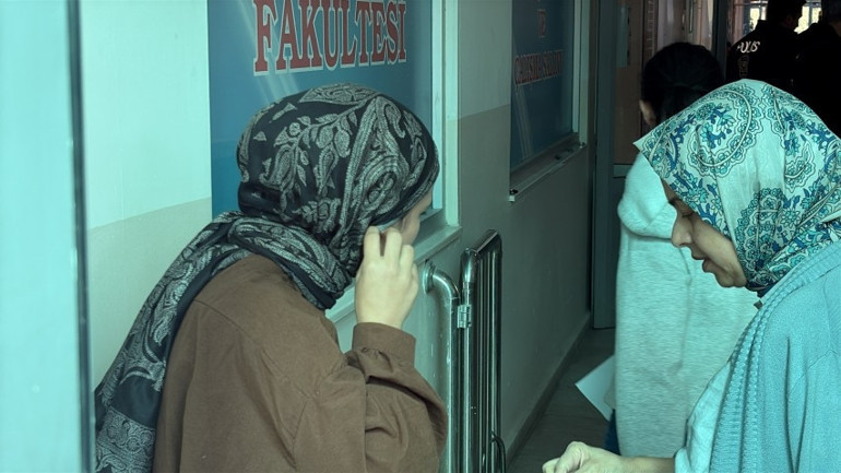 Avcılarda memur adaylarına isim şoku Yan yana olunca işin içinden çıkamadılar | Sivasta 1 dakika kala sürpriz: Üzerinde unutup geldi, görevliler yardım etti