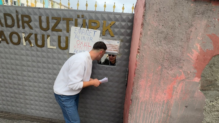 Avcılarda memur adaylarına isim şoku Yan yana olunca işin içinden çıkamadılar | Sivasta 1 dakika kala sürpriz: Üzerinde unutup geldi, görevliler yardım etti