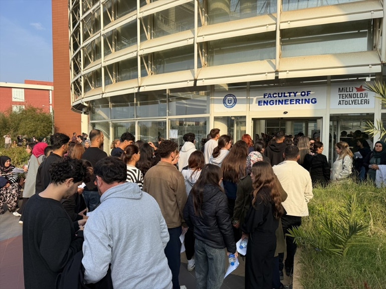 Avcılarda memur adaylarına isim şoku Yan yana olunca işin içinden çıkamadılar | Sivasta 1 dakika kala sürpriz: Üzerinde unutup geldi, görevliler yardım etti