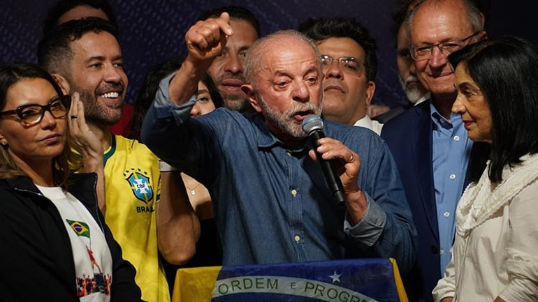 Son dakika...Brezilyada seçimin kazananı Lula da Silva oldu Bolsonaro, sonuçları tanımadığını duyurdu