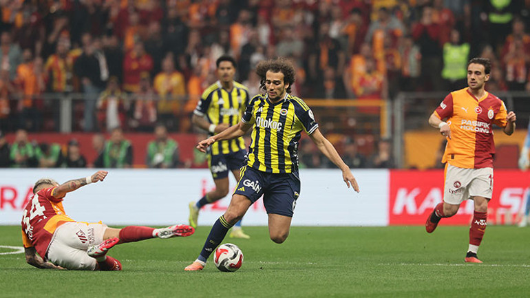 Derbilerin en güzeli: Galatasaray-Fenerbahçe İşte muhtemel 11ler...