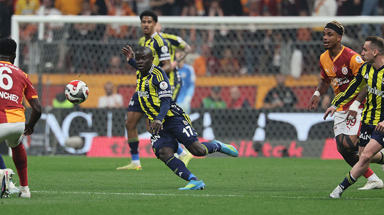Derbilerin en güzeli: Galatasaray-Fenerbahçe İşte muhtemel 11ler...