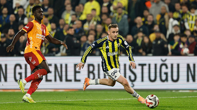Derbilerin en güzeli: Galatasaray-Fenerbahçe İşte muhtemel 11ler...