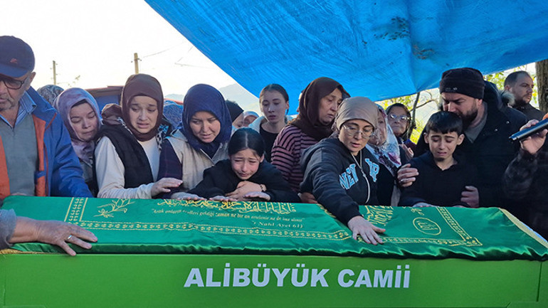 Zonguldaktaki maden faciasında babasını kaybetmişti: Acılı evladın paylaşımı yürekleri burktu ‘Kalk, burası bizim evimiz değil