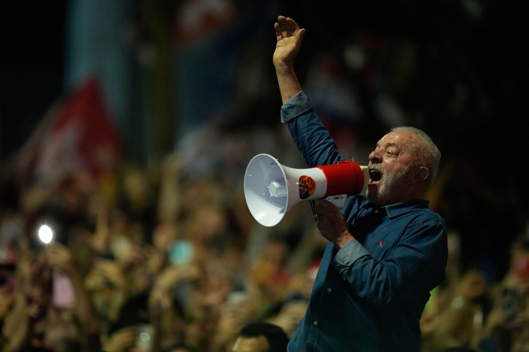 Son dakika...Brezilyada seçimin kazananı Lula da Silva oldu Bolsonaro, sonuçları tanımadığını duyurdu