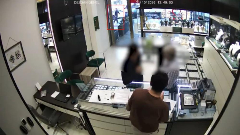 Esenyurtta kuyumcuya silahlı saldırıda yeni görüntüler çıktı: Senin için adam vururum