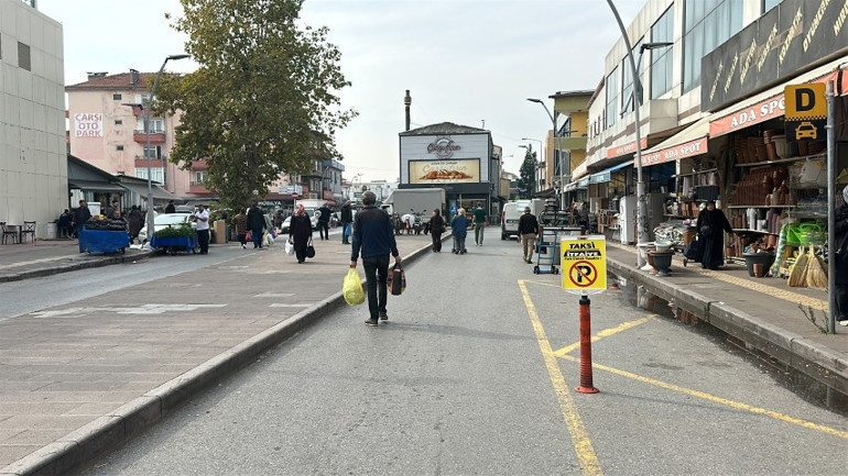 Kaza sonrası olay | Dövüş antrenörüyüm dedi, sürücüye yumruk attı