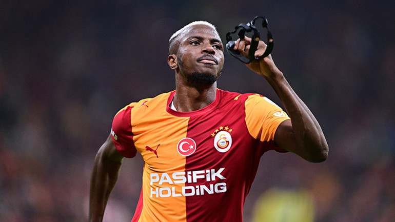 Derbinin ilk yarısına Osimhen damgası Fenerbahçeyi şoke eden istatistik