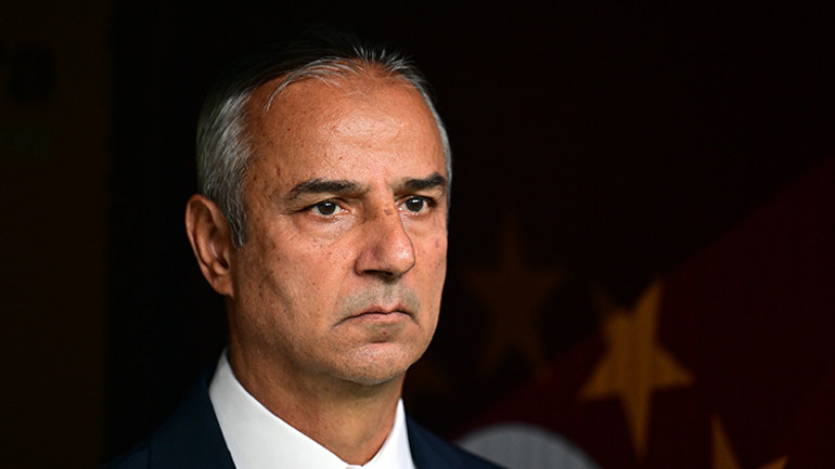 Galatasaray yenilgisinin ardından Fenerbahçeye eleştiri yağdı: Hayatımda hiç pres yapmayan bir büyük takım görmemiştim , Fenerbahçe ilk yarıda felaketti