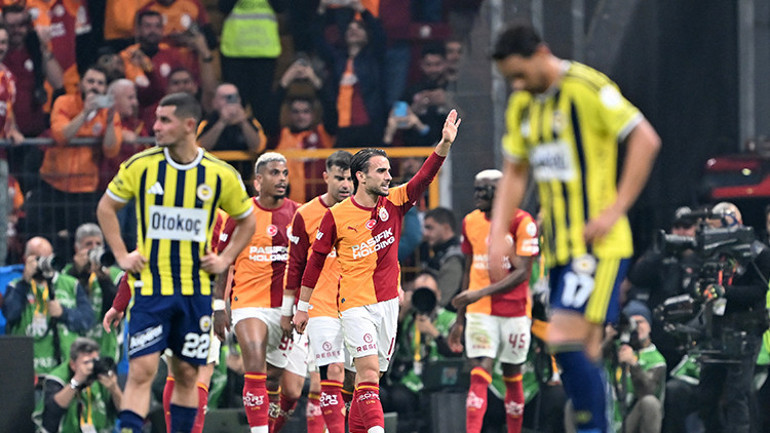 Galatasaray yenilgisinin ardından Fenerbahçeye eleştiri yağdı: Hayatımda hiç pres yapmayan bir büyük takım görmemiştim , Fenerbahçe ilk yarıda felaketti