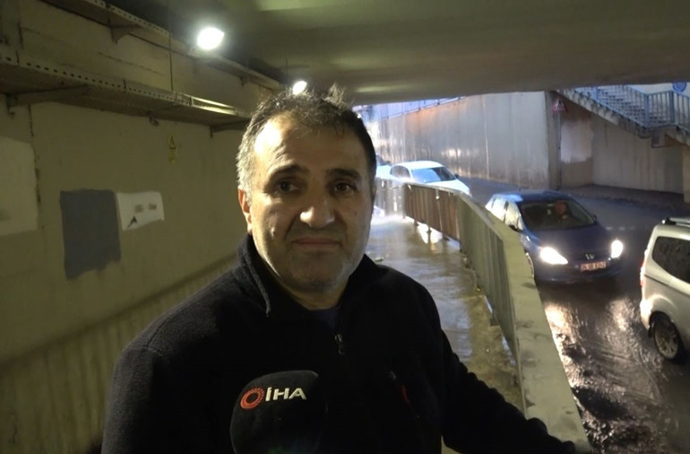 İstanbul sağanağa teslim: Yollar göle döndü İstanbul ve Antalya için yağış uyarısı