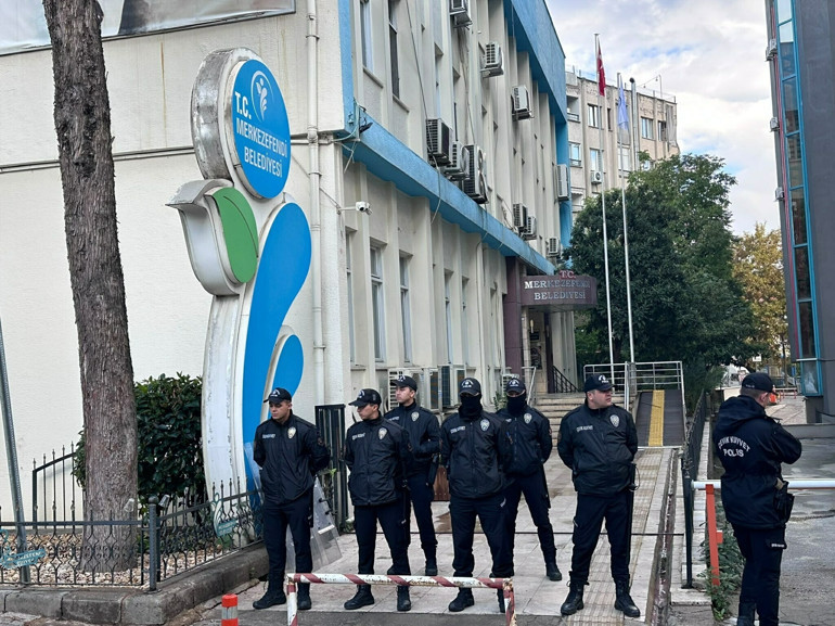 Merkezefendi Belediyesine operasyon: Belediye Başkanı Şeniz Doğan ve eşi de gözaltına alındı