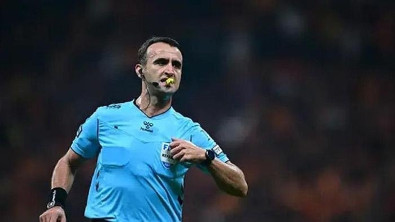 Galatasaray-Fenerbahçe derbisindeki pozisyon penaltı mı Hakemler konuştu