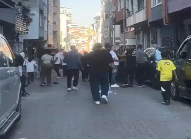 Evli olduğunu öğrenip ayrıldı; kapısına gelince tornavidayla sırtından yaraladı