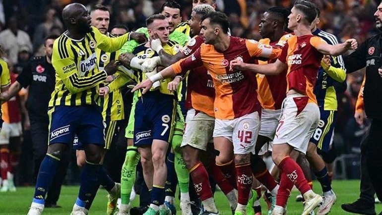 Galatasaray-Fenerbahçe maçı sonrası kavganın faturası ağır olacak 10 maç riski