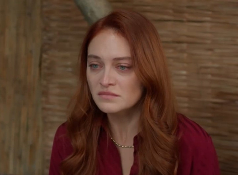 Haysiyette ortalık karıştı Mehmet, Simay ve Ender’i sarılırken gördü