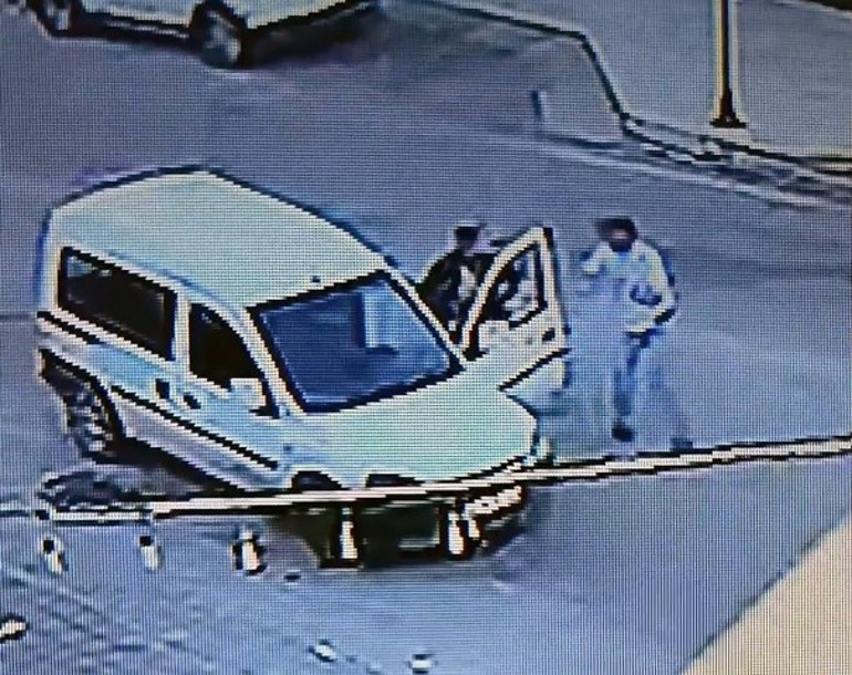Kaputuna çıktığı aracı sürücüyü itip kaçırdı: Kendimde değildim savunması