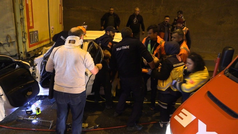 Bolu Dağı Tünelinde can pazarı: Yaralı baba oğlunu yalnız bırakmadı