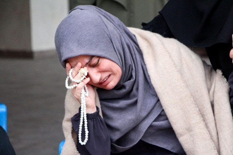 Acılı babaya yoğun bakım kapısında ölüm tehdidi Size kim selam verirse vuracağız