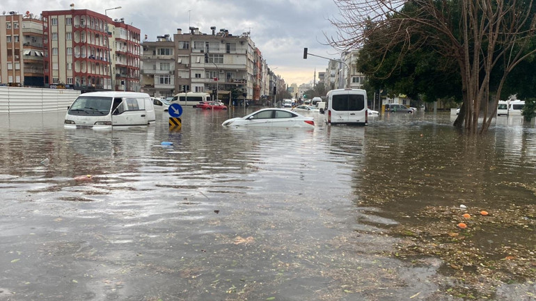 4 kişi hayatını kaybetmişti Yeni alarm verildi... Tehlikeye dikkat: 100 kilograma kadar yağış düşebilir