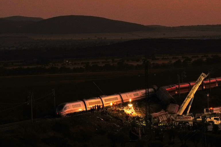 İspanyayı sarsan tren kazası nasıl gerçekleşti Korkunç hata ortaya çıktı