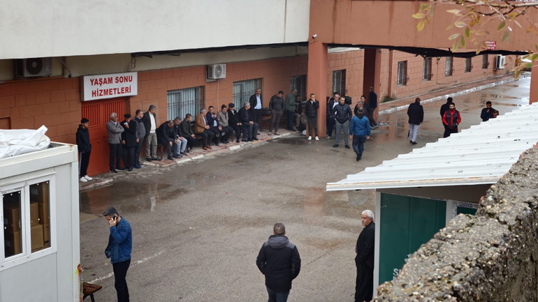 Şırnakta korkunç kaza: Yolcu otobüsü tır ile çarpıştı 14 yaralı, 1 kişi hayatını kaybetti