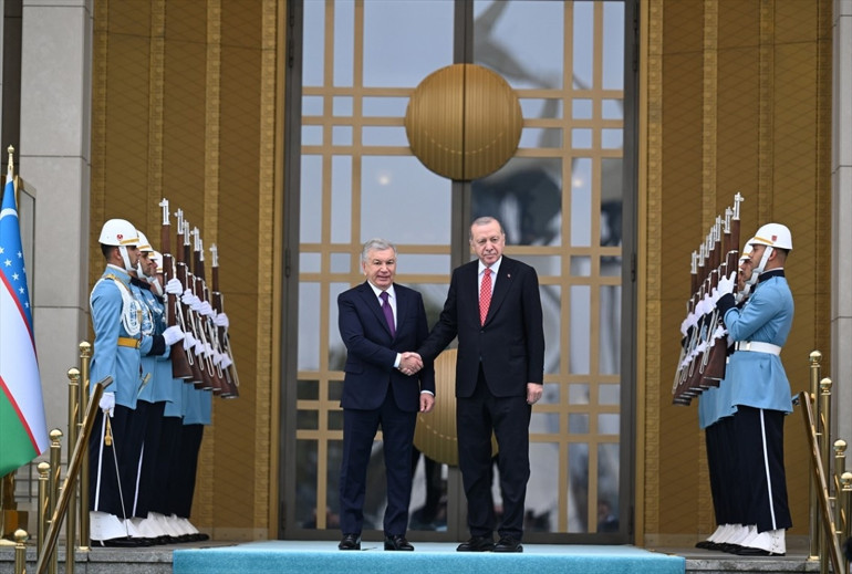 Cumhurbaşkanı Erdoğan, Özbekistan Cumhurbaşkanı ile görüştü