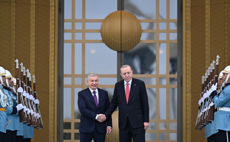 Cumhurbaşkanı Erdoğan, Özbekistan Cumhurbaşkanı ile görüştü