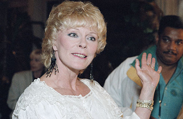 Pembe Panterin yıldızı Elke Sommer öldü