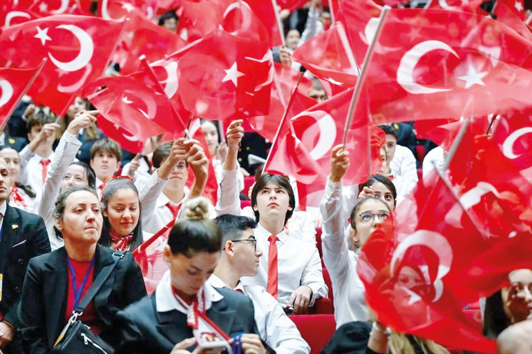 Yurtta 103’üncü yaş coşkusu... İyi ki doğdun Cumhuriyet