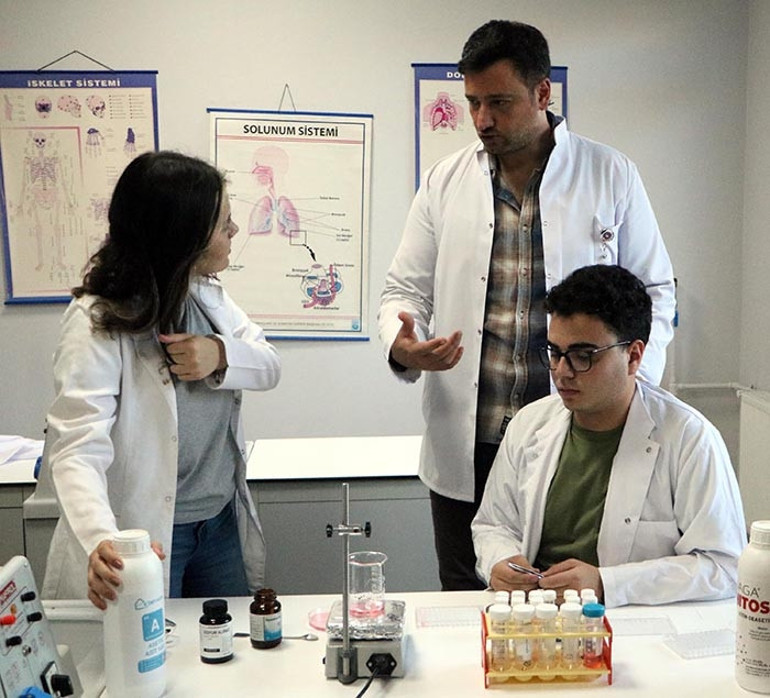 Tarantula zehrinden geliştirdiler: Hastalara umut oldular Babaannemin yaşadığı sürece çözüm bulmak istedim
