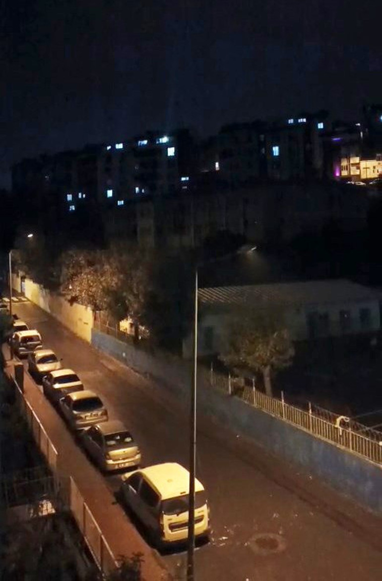 İstanbulda 3 okuldan gece yarısı sesler yükseldi: Mahalleli şaşkına döndü