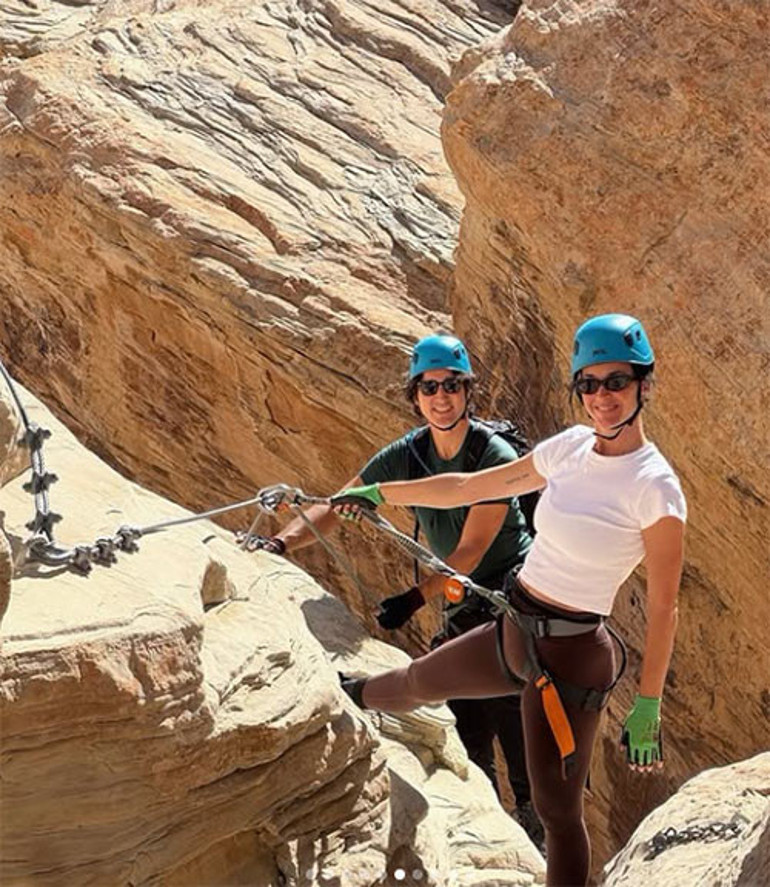 Nişan bozulur bozulmaz yine aşka düşmüştü: Sevgilisiyle dudak dudağa yeni yaşına girdi