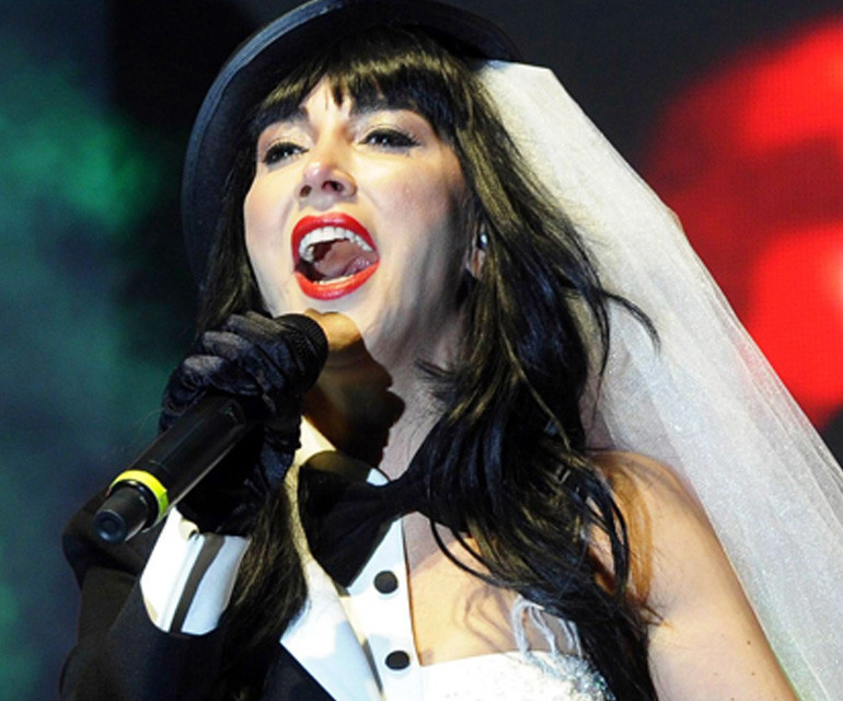 Takıntılı hayran kâbusu... Mektupla başladı ev baskını ile sürüyor! Takıntılı hayran kâbusu... Mektupla başladı ev baskını ile sürüyor!